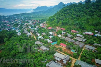 Un paisible village Thaï à Moc Chau (Son La)