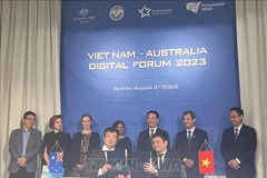 L'UTS signe un protocole d'accord avec l'Institut vietnamien des postes et télécommunications en août 2023. Photo d'archives: VNA