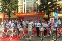 Canon Vietnam soutient des élèves de Bac Ninh et Bac Giang