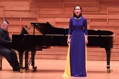 Une professeure vietnamienne deuxième du concours de chant de l'ASEAN