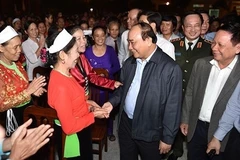 Le PM Nguyên Xuân Phuc à la Fête de grande union nationale à Hoa Binh