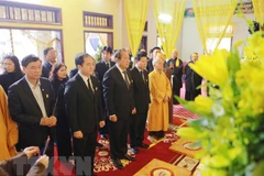 Des dirigeants rendent hommage au bonze supérieur Thich Thanh Sam