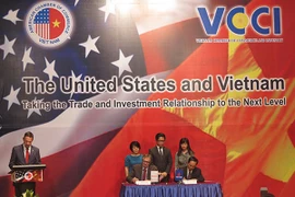 Vietnam et Etats-Unis signent des accords de coopération pétrolière