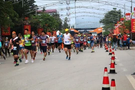 Bientôt compétition de marathon "Courir sur la route du bonheur" à Ha Giang