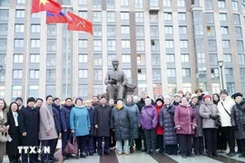 Le monument Hô Chi Minh à Saint-Pétersbourg. Photo: VNA